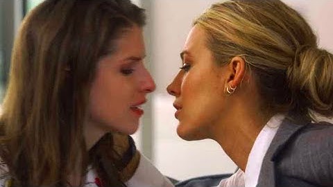 消えた女、消せない秘密。映画『シンプル・フェイバー』予告編