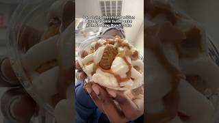 Trying the NEW Biscoff Cookie Bundt Cake #shorts #foodie #cake #nothingbundtcakes #foodreview