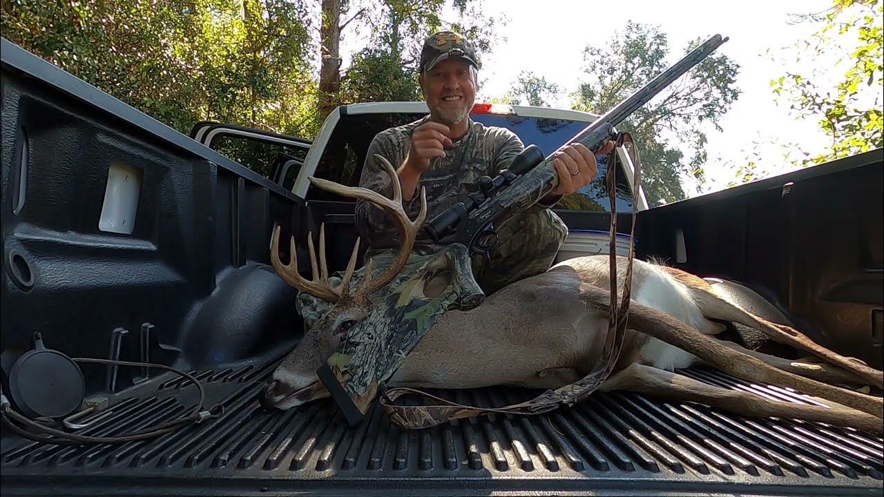 giant-mainframe-12-point-florida-buck-with-muzzleloader-youtube