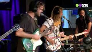 Video thumbnail of "Go Back To The Zoo - Charlene (live bij de Frank en Vrijdag Show)"