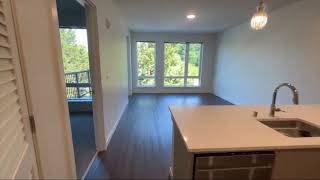 Apt 211 - One Bedroom Den ADA - 729 Sqft