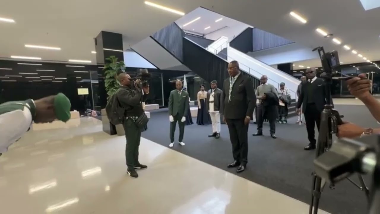 Message do Papa Paul Kisolokele em Portugal 