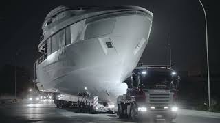 Mangusta Oceano 39 | Moving of the hull | Mangusta Yachts