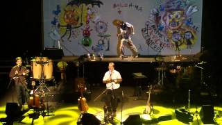 Video thumbnail of "Kevin Johansen - Hotel Patagonia + Take On Me (Teatro Nescafe De Las Artes 04.08.2010)"