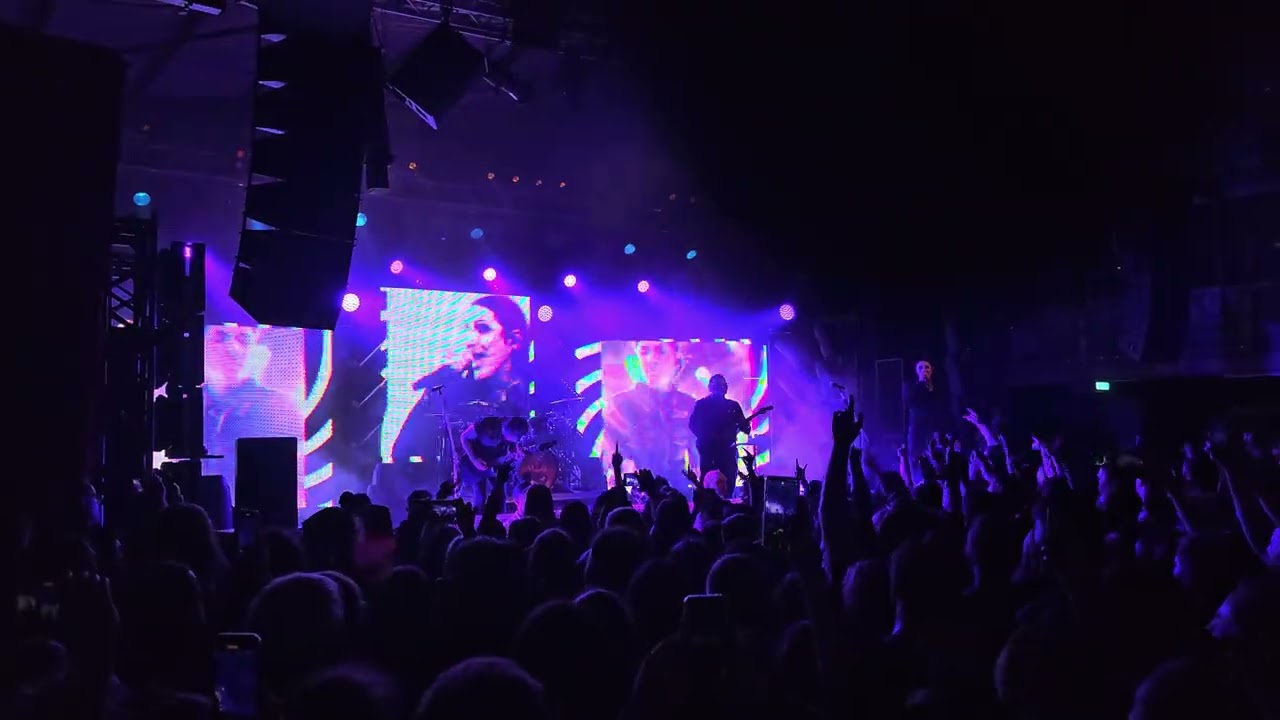 Motionless In White - Voices (live @ LKA Longorn Stuttgart - 10.02.2025)