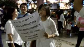 20140110 แดงแต่งขาว อยากหยุดความรุนแรง แต่อ่านหนังสือไม่ออก