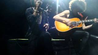 Lenny Kravitz Push RARE acoustic live@Forum Assago Milano 21 November 2011.MPG