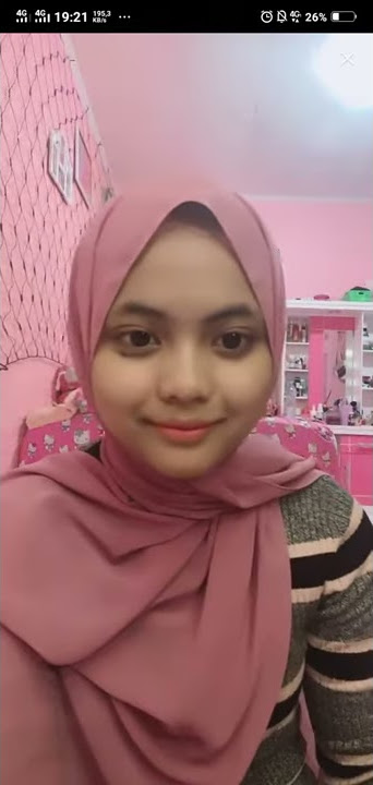 Putri Isnari Live Bigo