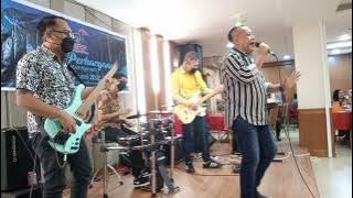 Johnny Aman & JKCG Band - Sayau Nuan Enda Dempu (Live at Joystar Garden Restaurant, Sibu 2022)