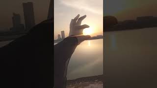 قبل غروب الشمس من البحرين