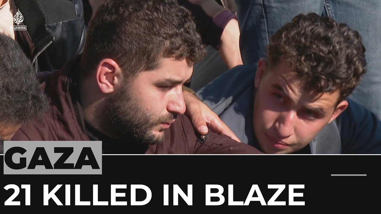 الفلسطينيون في غزة ينوحون على مقتل 21 شخصاً في حريق هائل.