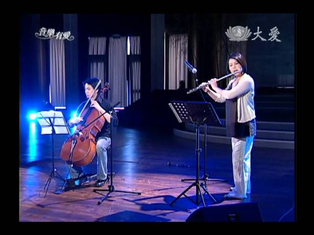 在 YouTube 上观看 孤鷹「 陪月亮散步」～好朋友現代重奏樂團