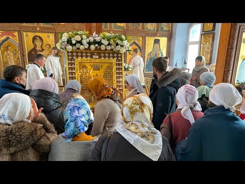 Молебен о Победе перед мощами Киево-Печерских святых в Одигитриевском соборе