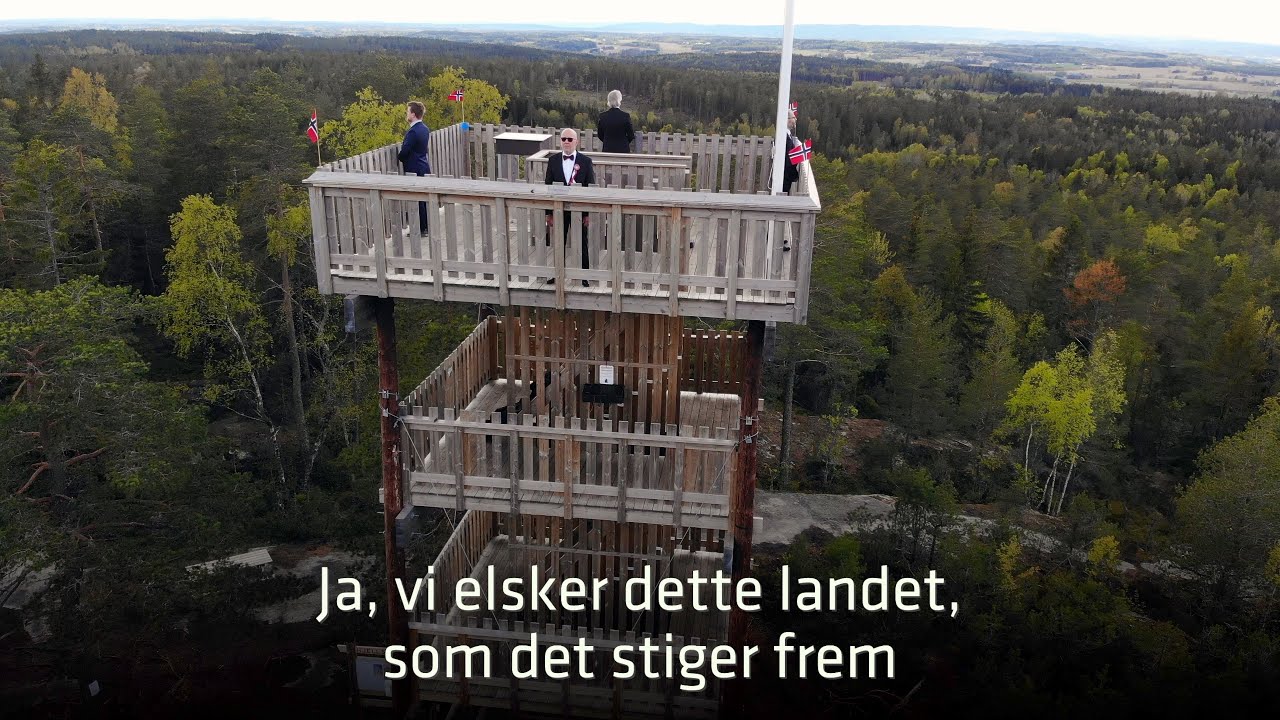 Nasjonaldagen fra toppen av Hjellsåstårnet!