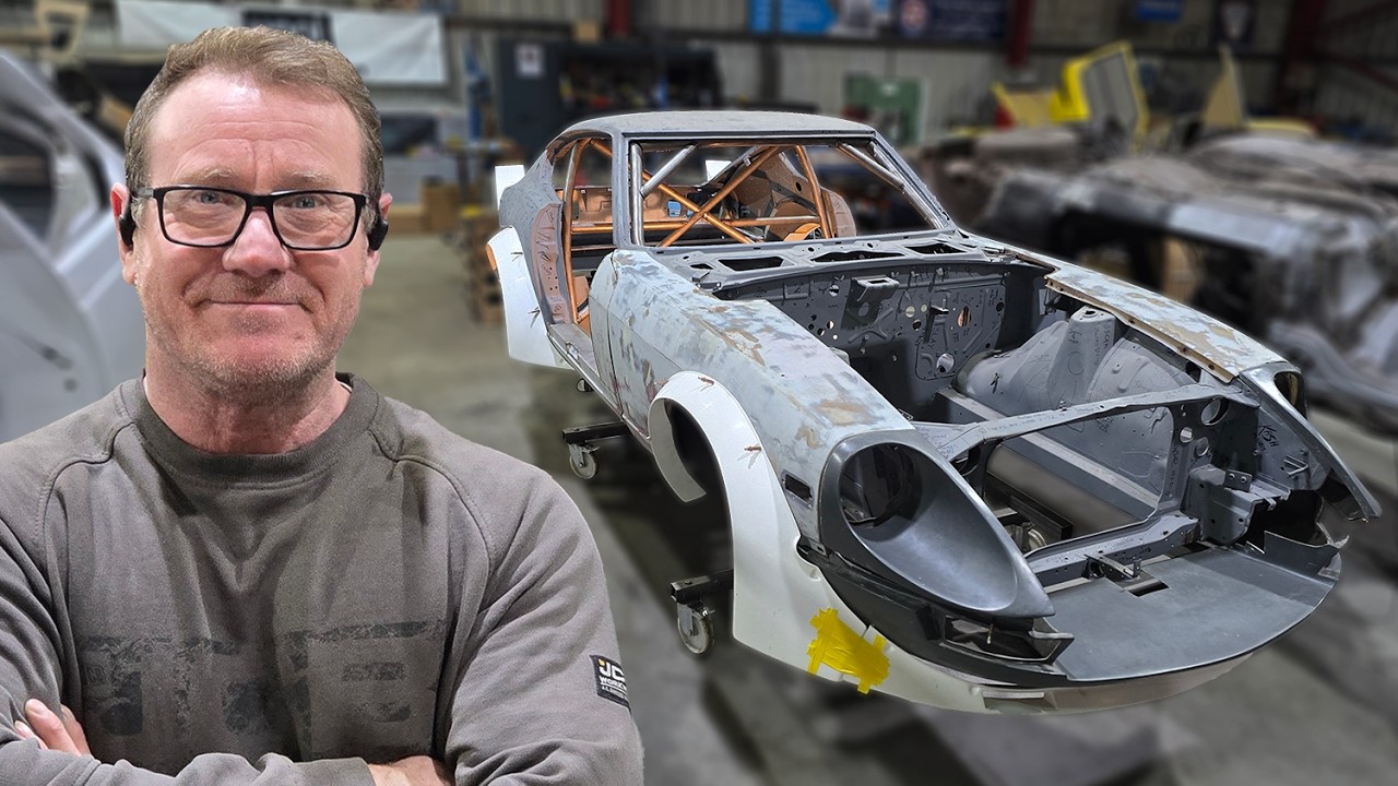 The Wildest Datsun Build: V8 Swap + Custom Gull-Wing Conversion - Roll Cage is in !