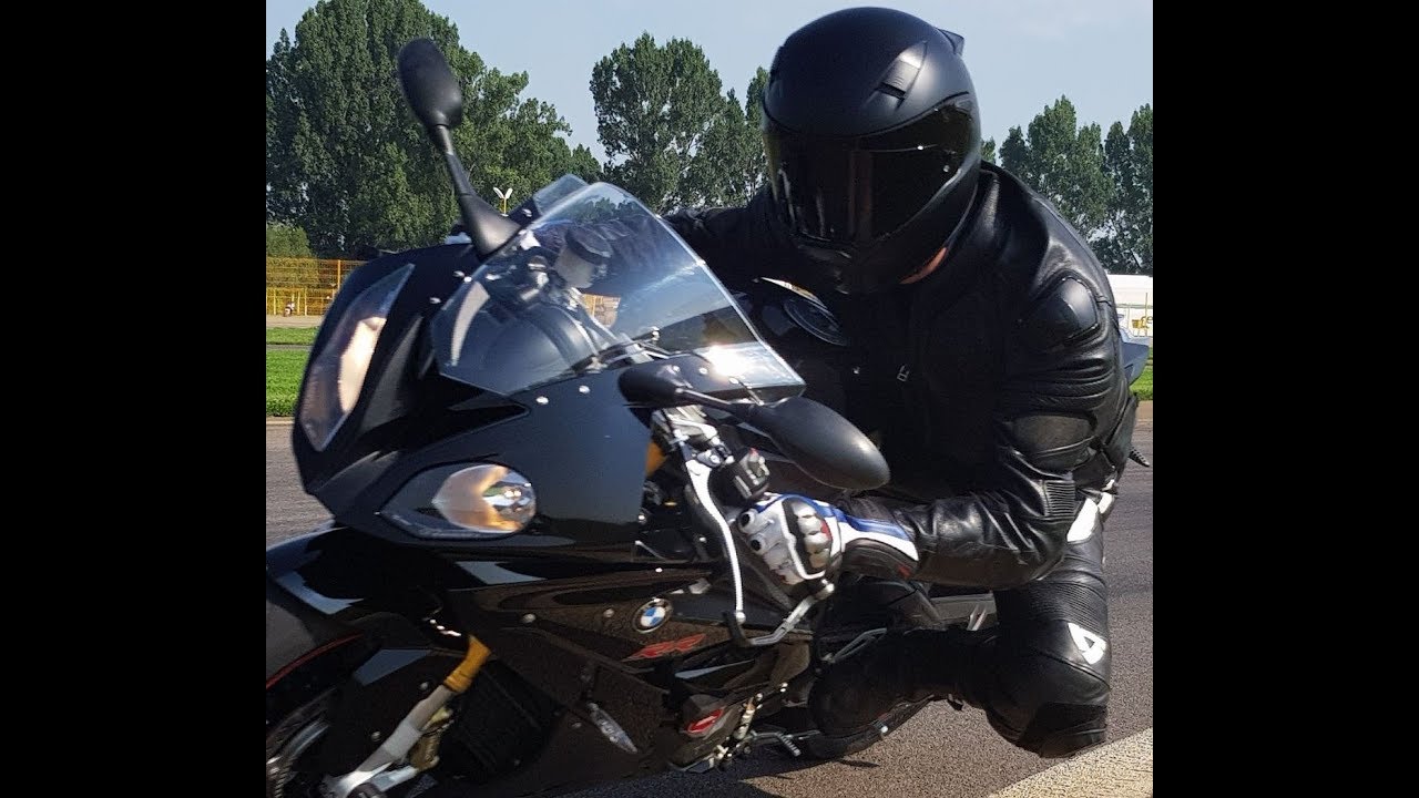BMWS1000RR tracked by a BMW Motorrad instructor