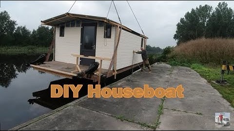 Building a Houseboat DIY