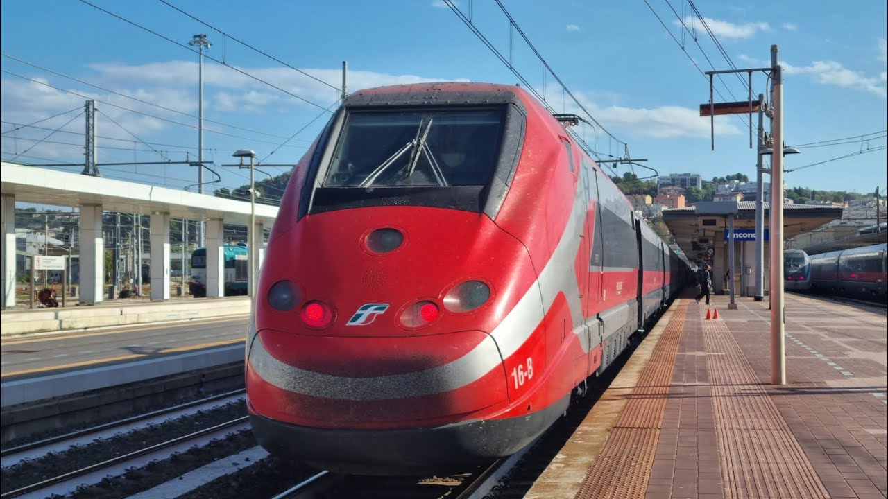 TRENI PASSEGGERI IN ARRIVO E PARTENZA ALLA STAZIONE DI ANCONA!
