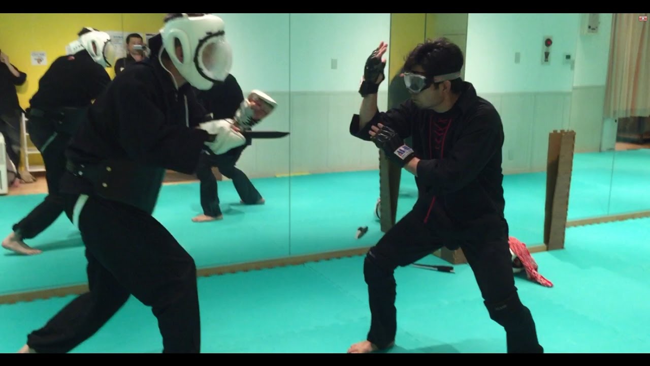 刃物 ナイフで襲われた時の護身術 実戦護身術 剣 対武器技法 Youtube 刃物 ナイフで襲われた時の護身術 実戦護身術 剣 対武器技法 Youtube