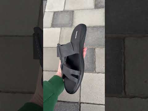 Мужские летние шлепанцы-сланцы Reebok черные кожаные босоножки, видео 1