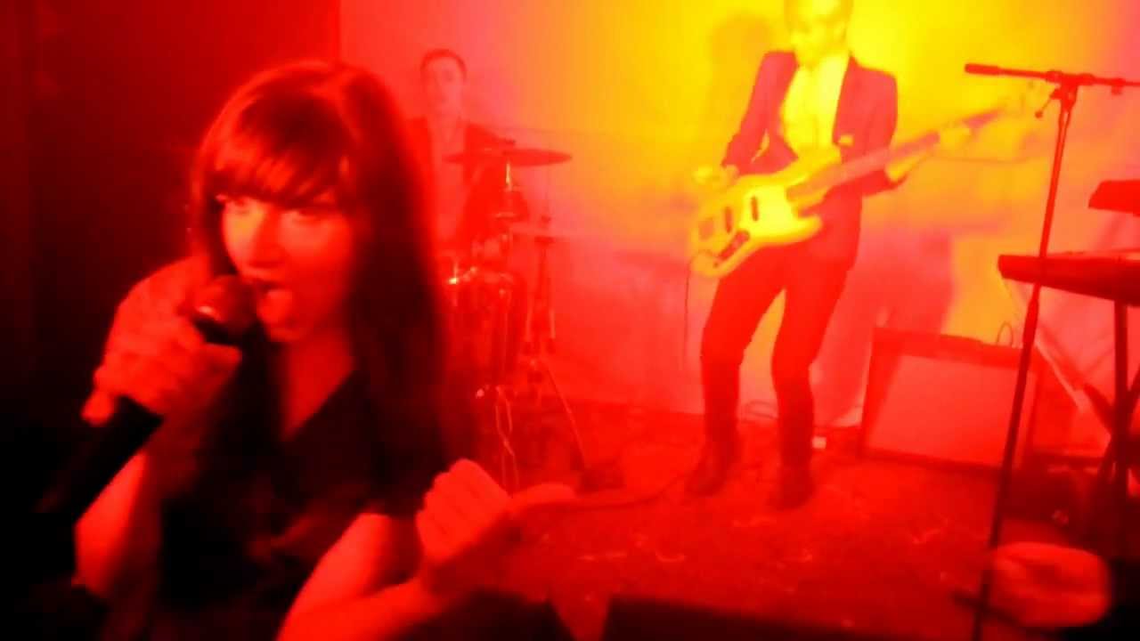 Obejrzyj Curxes - "Valkyrie" - Live 2012 | dsoaudio w YouTube Obejrzyj Curxes - "Valkyrie" - Live 2012 | dsoaudio w YouTube