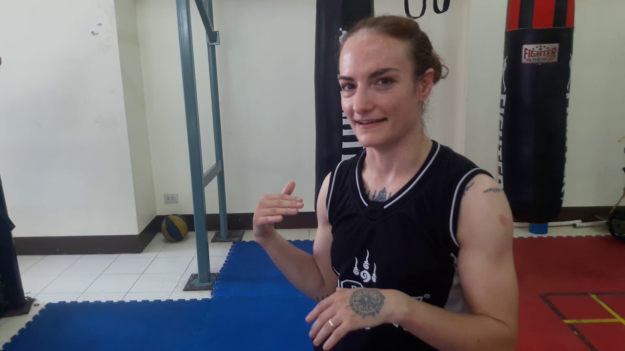 Chatchai Telling the Story of Fighting Hippy Singmanee