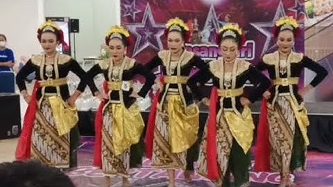 Jaipongan Salempai Beureum ( Putri Srikandi Wikasa )Citii mall Cianjur.koreo by Sakti