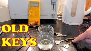 Old keys as battery electrodes