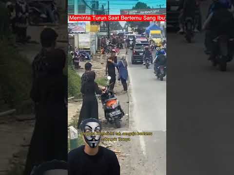 Siswa Brimob Tak Sengaja Bertemu Ibunya di Jalan Raya #brimob #polisi #viral