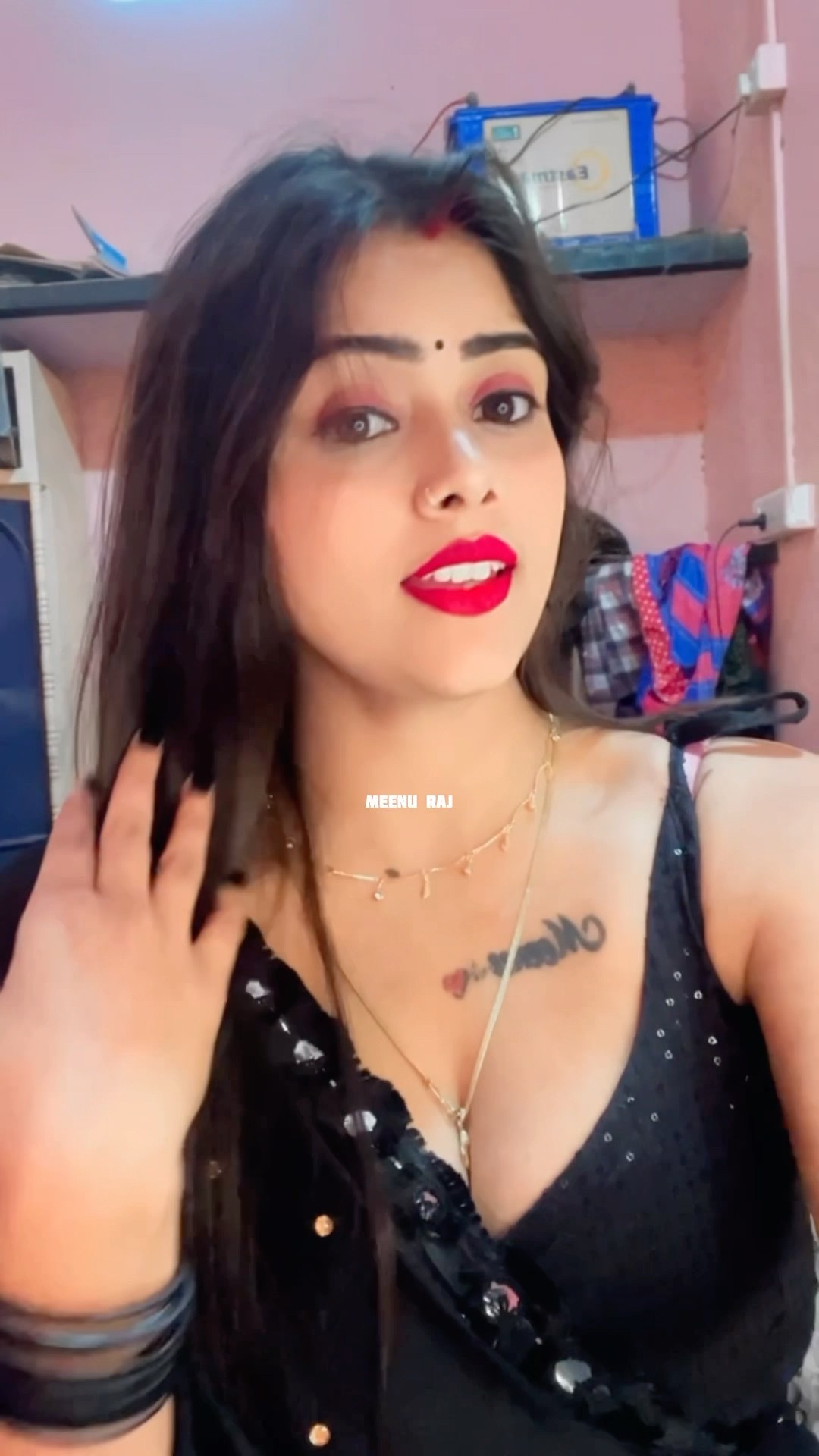 नज़र मेरी ना टूटे नागिन ? देख जवानी #shorts #meenu #trending #ytshorts #youtube