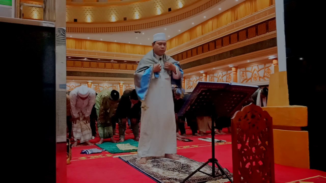 Imam sholat tajwidnya mantab ll Ust.  H.  Akhyar Muhsin,  S.H.I