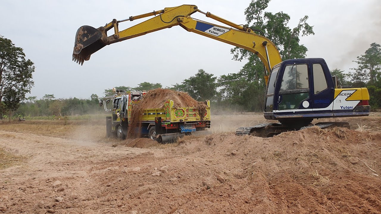 งานเหมาทีมงานโท1เขาไส่ดินแบบไหน Dump truck Excavator