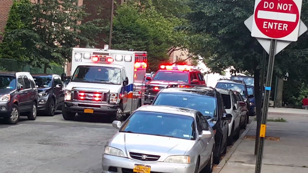 Ambulance F.D.N.Y EMS light no Siren YouTube