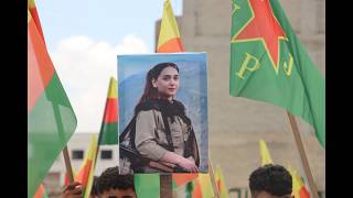 Şêniyên Kobanê li dijî êrişa li ser ala kurdî û nêzîkatiyên li hember cenazeyê Xezal Molayî meşiyan