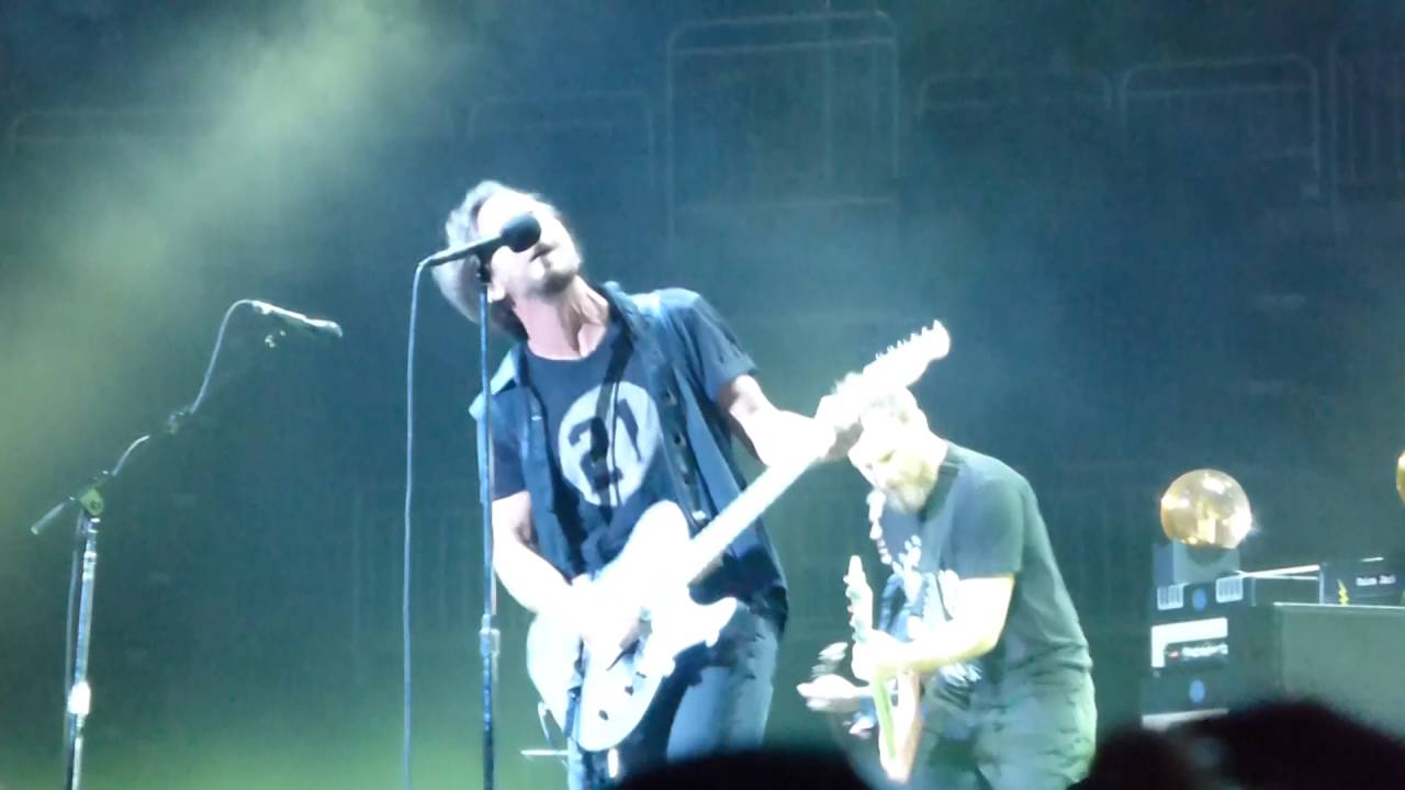 Pearl Jam, "Corduroy", Quebec City, Canada May 5, 2016 YouTube