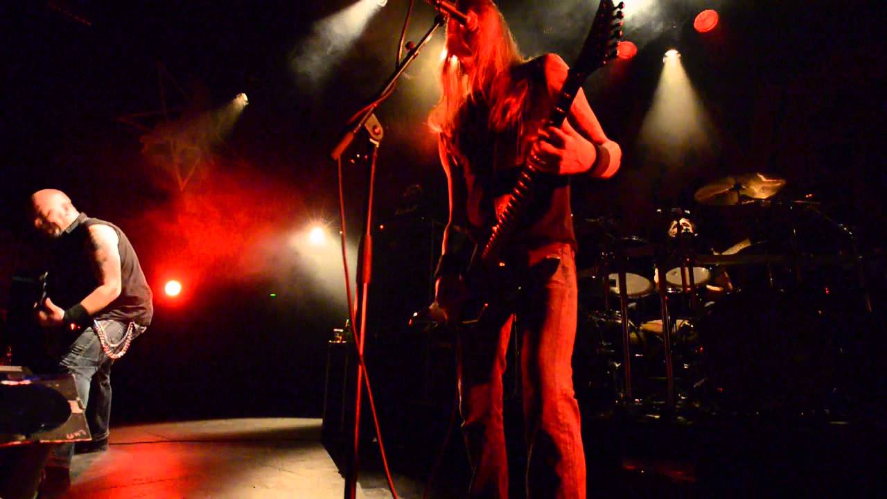 Grave - Into the grave (live CCO Lyon - 10/12/2013)