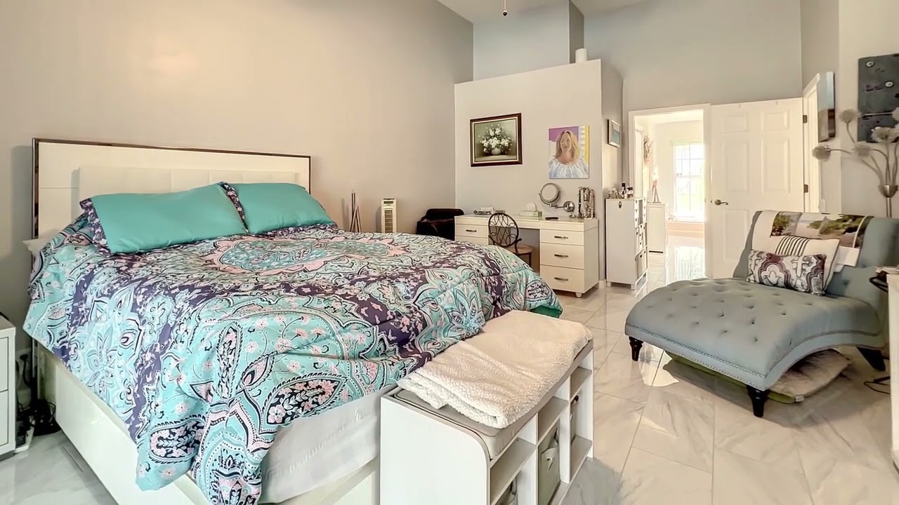 39206 Treeline Drive, Lady Lake, Florida