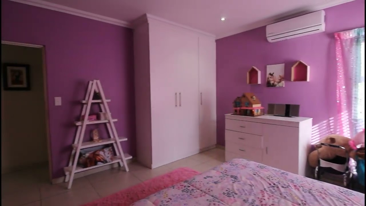 Home to accommodate your full circle of life. Entertainer's Paradise!