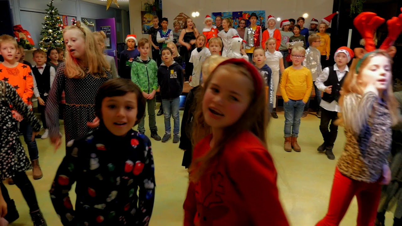 Lipdub 'Niets is cooler dan Kerstmis' op de Burijn