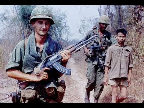 Reclutas en Vietnam - Experiencias de Combate armada car