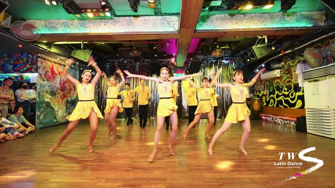 아우라디맘보 by 인우 & 재린 맘보 살사 공연 - 강남 클럽 강턴