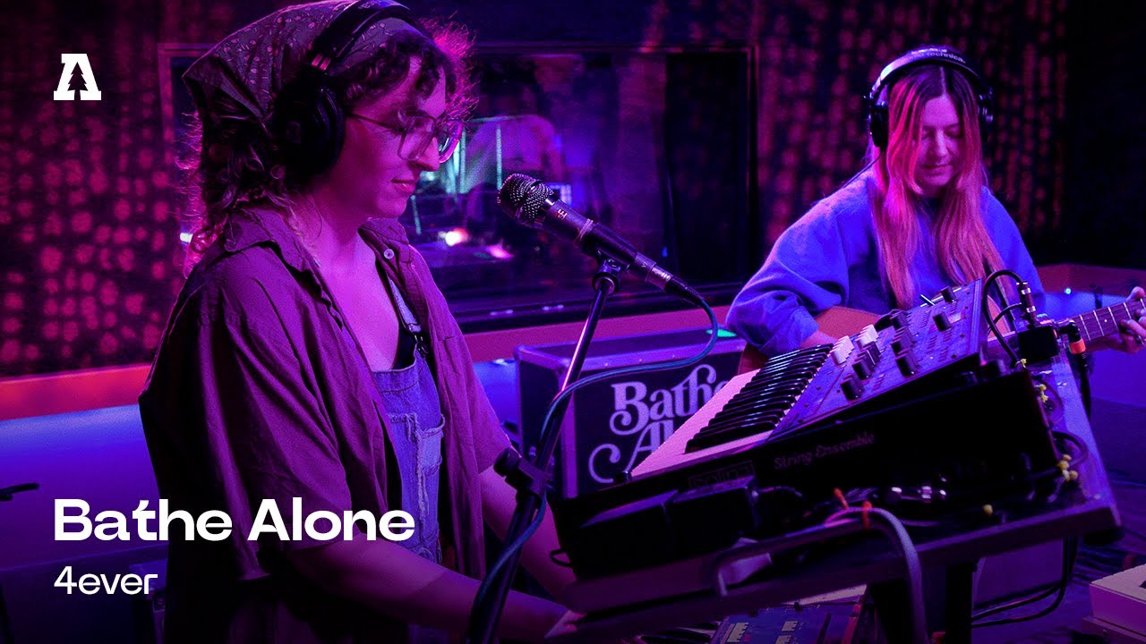 Bathe Alone - 4ever | Audiotree Live auf YouTube ansehen Bathe Alone - 4ever | Audiotree Live auf YouTube ansehen
