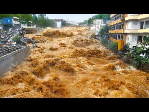 Видео: Вода Вышла Из-под Контроля! Невероятные Случаи, Снятые на Камеру