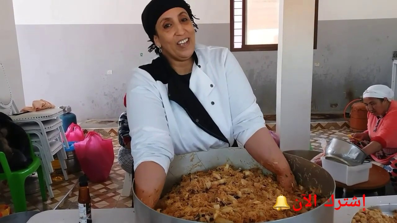 بسطيلة الحوت من يد طباخة محترفة فاطيمة بأكثر من 80كيلوا  لوليمة عرس مغربي 3 دالأطباق  الجزء 1و2👇