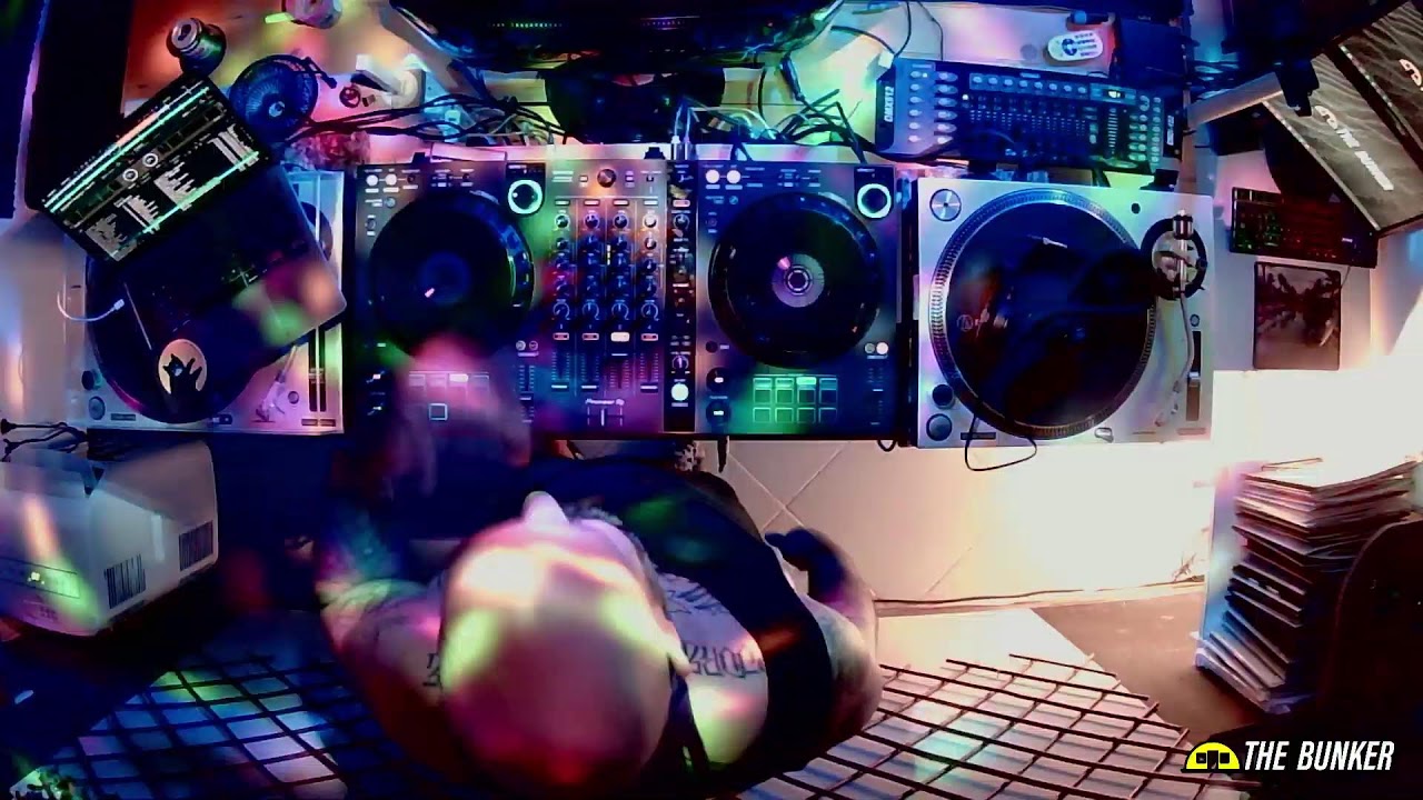 🎧 Live Deep House DJ Set by Iván Smoka in #TheBunker