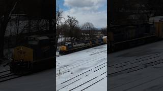 CSX 1853 “New York Central” leading M218 in Kingston,NY #newyorkcentral #csx #heritageunit #railfan
