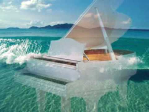 un piano dans les vagues - YouTube