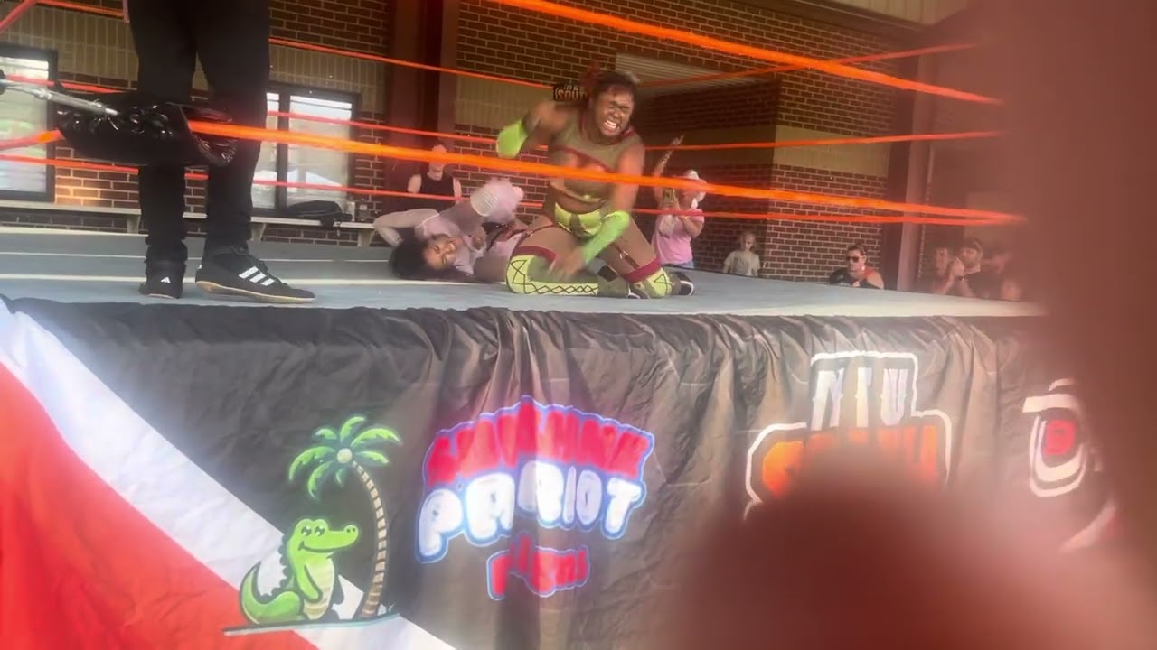 Corrine Joy vs Meatie Cutie Alejandra Quinn vs Exabella Wilder