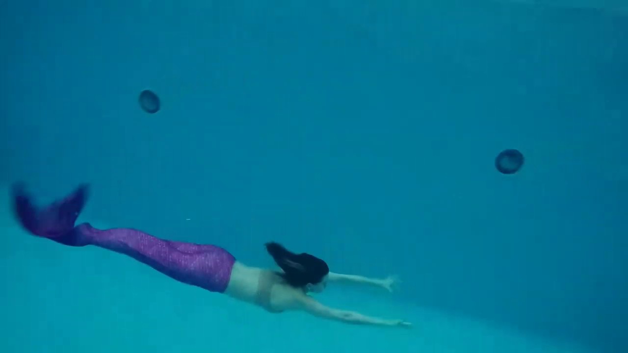 Mermaid Swimming Underwater- first time using a Fin Fun tail - YouTube