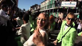 Flash mob Gangnam Style durante una festa cittadina
